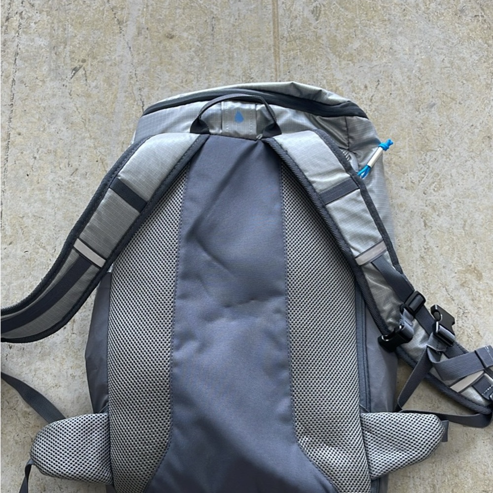 Timber Ridge Gray and Blue Backpack - Picture 3 of 4